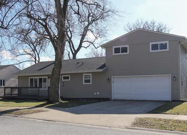 Property at 8124 Wicker Park Dr, Highland, IN 46322, 3 beds, 1 bath
