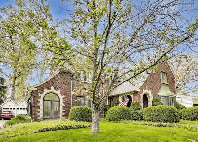 Property at 213 Kenwood Pl, Michigan City, IN 46360, 3 beds, 2.5 baths