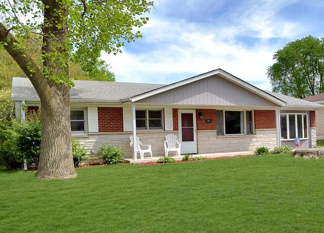 Property at 2956 W 75th Ln, Merrillville, IN 46410, 3 beds, 2 baths