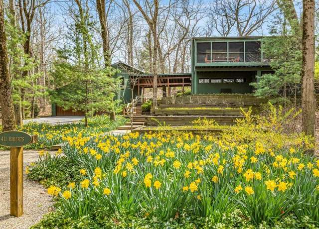 Property at 411 E Roberts Ave, Beverly Shores, IN 46301, 3 beds, 2.5 baths