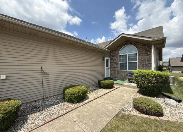 Property at 340 Cochran Dr, Crown Point, IN 46307, 2 beds, 2 baths