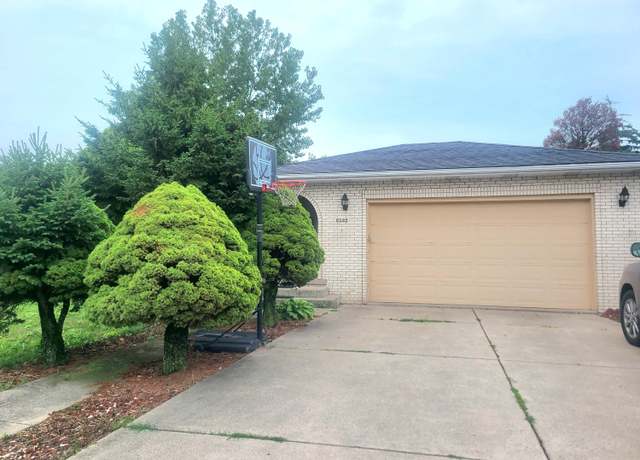 Property at 2532 Springhill Dr, Schererville, IN 46375, 3 beds, 3 baths