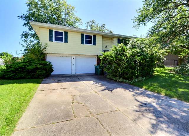 Property at 3903 Brookside Dr, Crown Point, IN 46307, 3 beds, 2.5 baths