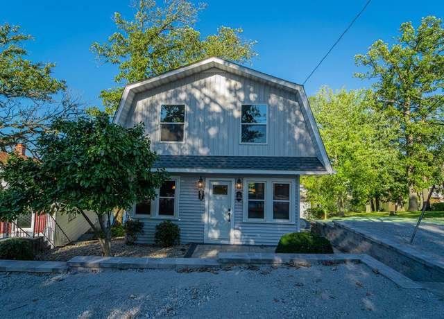 Property at 621 S Lakeview Dr, Lowell, IN 46356, 4 beds, 2.5 baths