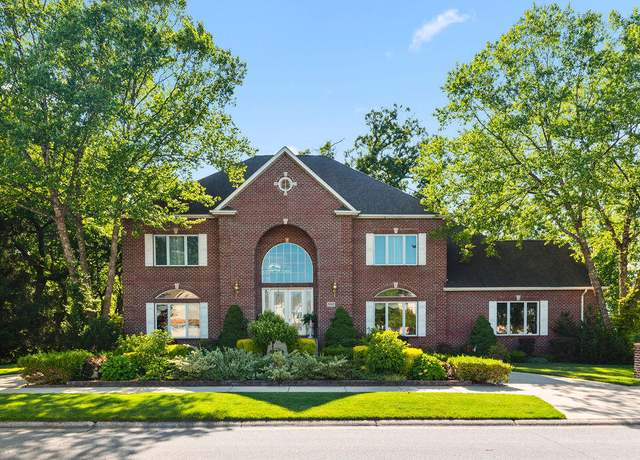 Property at 7412 Forest Ridge Dr, Schererville, IN 46375, 6 beds, 4.5 baths