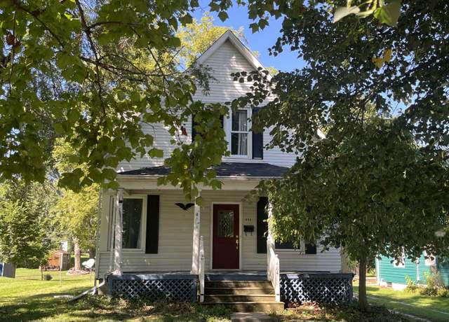 Property at 484 Grove Ave, Valparaiso, IN 46385, 3 beds, 2 baths