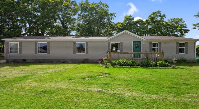 Photo of 2765 Pinewood Dr, Knox, IN 46534