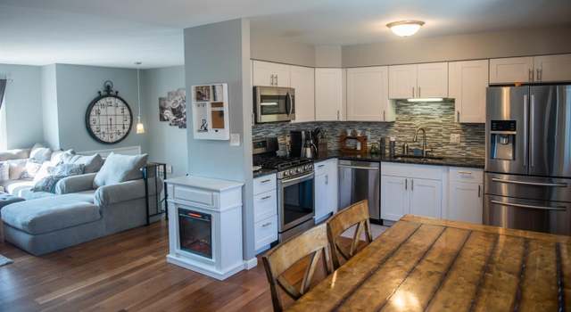 Photo of 2920 Crabapple Ln, Hobart, IN 46342