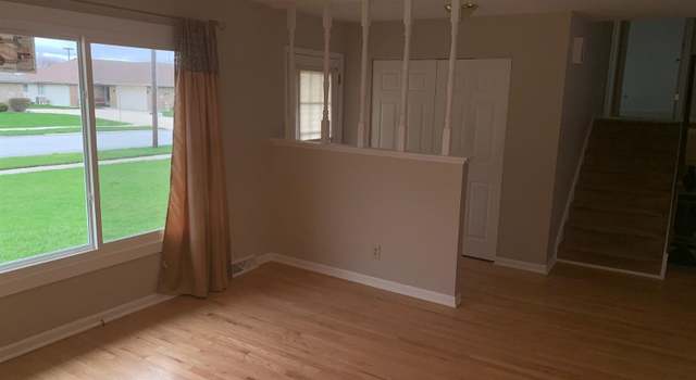 Photo of 945 Ivanhoe Ln, Dyer, IN 46311