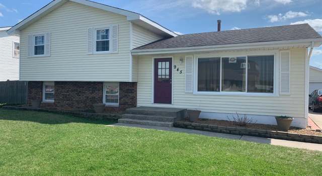 Photo of 945 Ivanhoe Ln, Dyer, IN 46311