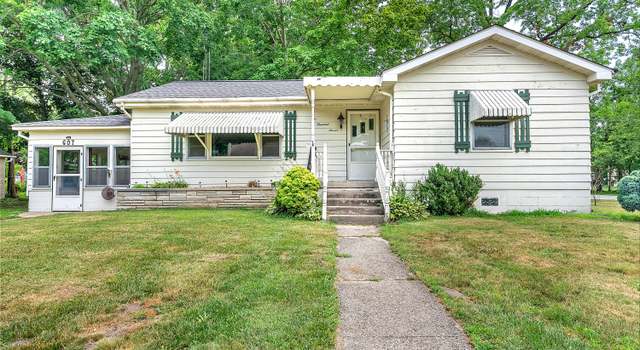 Photo of 607 S Kouts St, Kouts, IN 46347