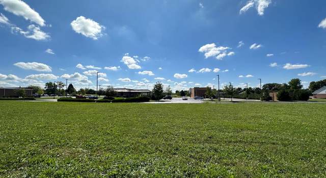 Photo of 10838 Pike St, Winfield, IN 46307