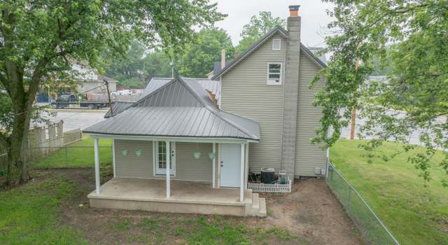 Photo of 208 N Heaton St, Knox, IN 46534