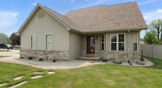 Photo of 331 Pepper Creek Dr, Valparaiso, IN 46385