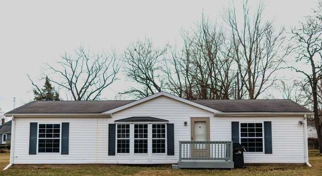 Photo of 605 E Washington St, Morocco, IN 47963