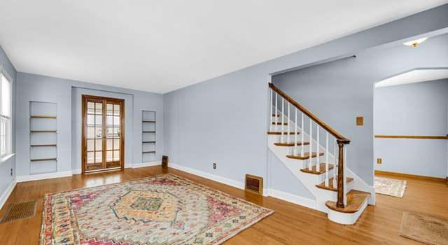 Photo of 1421 Parkview Ave, Whiting, IN 46394