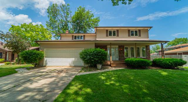 Photo of 308 Maid Marion Dr S, Schererville, IN 46375