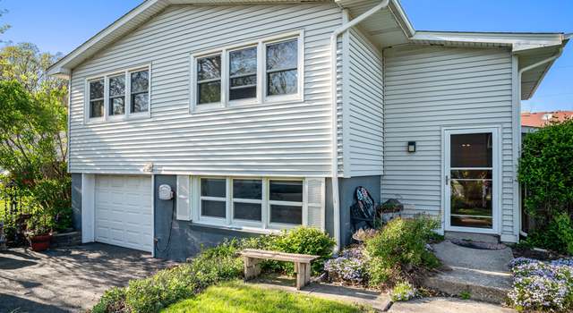 Photo of 938 Walnut Ln, Crown Point, IN 46307