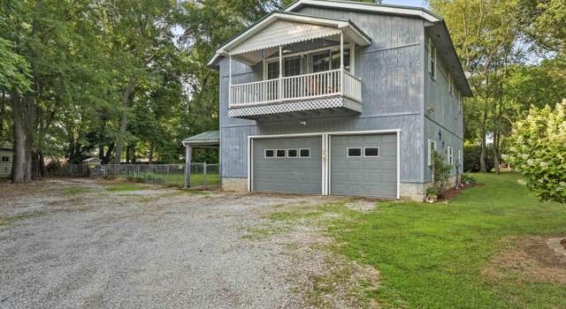 Photo of 206 East Dr, Walkerton, IN 46574