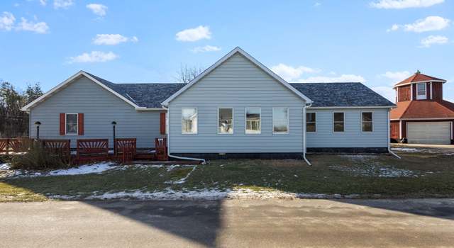 Photo of 312 Clover Dr, Walkerton, IN 46574