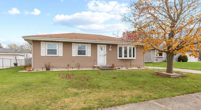 Photo of 105 Beech Ct, Hebron, IN 46341