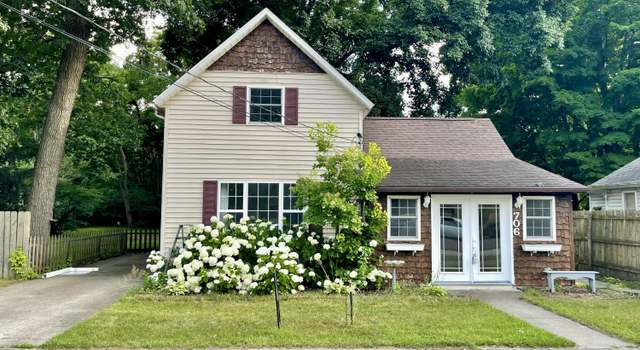 Photo of 706 E Lake St, Knox, IN 46534