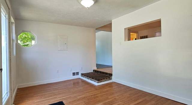 Photo of 706 E Lake St, Knox, IN 46534