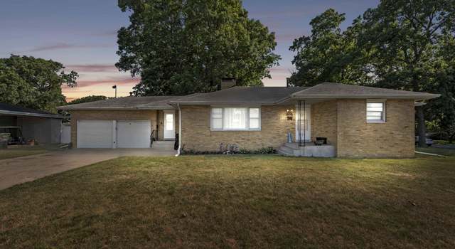 Photo of 921 W 3rd Pl, Hobart, IN 46342