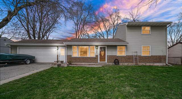 Photo of 395 Brook Dr, Valparaiso, IN 46385