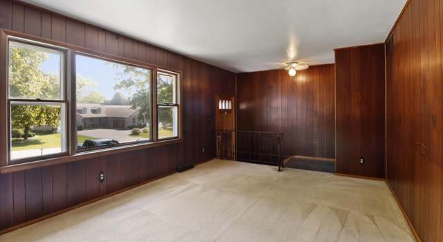 Photo of 3003 Sunrise Dr, Crown Point, IN 46307