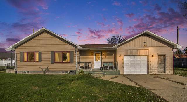 Photo of 1004 Illinois St, Walkerton, IN 46574