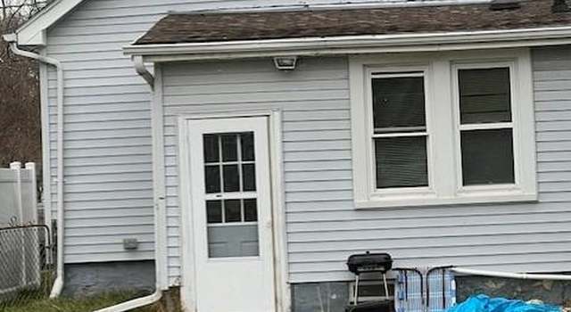 Photo of 815 Lake St, Hobart, IN 46342