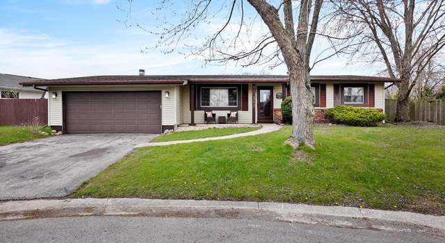 Photo of 369 Riviera Cir, Valparaiso, IN 46385