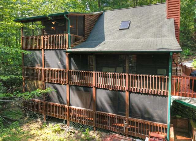 Property at 409 Hothouse Ln, Mineral Bluff, GA 30559, 4 beds, 3 baths