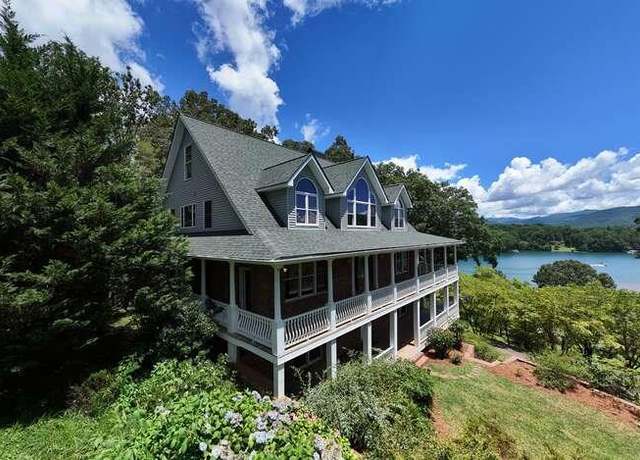 Property at 29 Caboose Ln, Hayesville, NC 28904, 4 beds, 4.5 baths