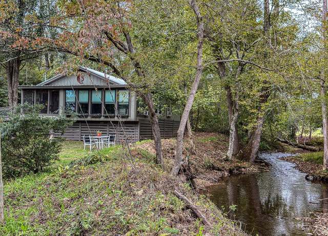 Property at 390 Pinebark Ln, Murphy, NC 28906, 2 beds, 2 baths