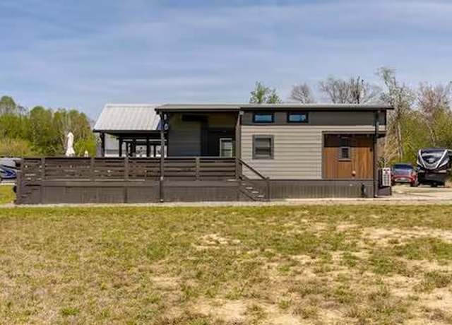Property at 166 Mountain Meadows Dr, Morganton, GA 30560, 2 beds, 1 bath