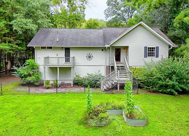 Property at 28 Woodberry Ln, Murphy, NC 28906, 3 beds, 3 baths
