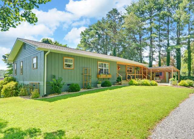 Property at 39 Country Ln, Murphy, NC 28906, 3 beds, 2 baths