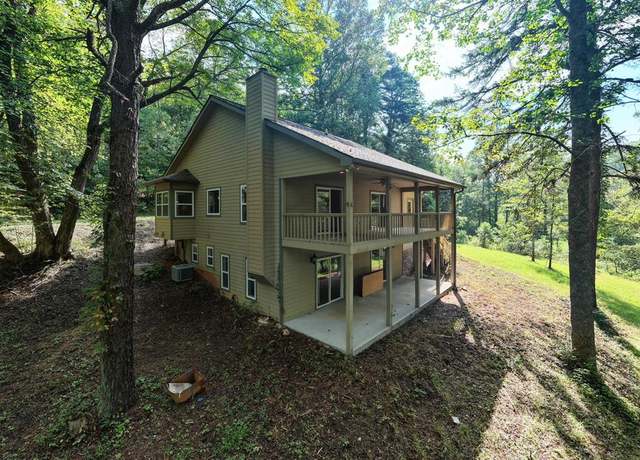 Property at 471 Pierce Cove Rd, Hiawassee, GA 30546, 3 beds, 2.5 baths