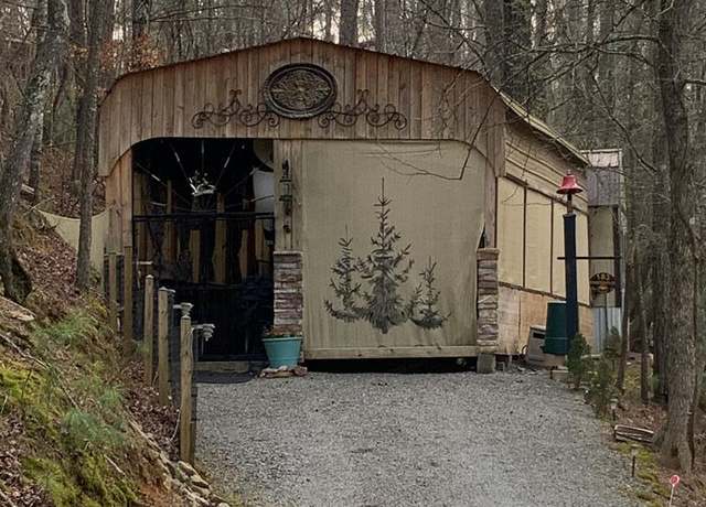 Property at 183 14th St, Ellijay, GA 30540, 2 beds, 1 bath