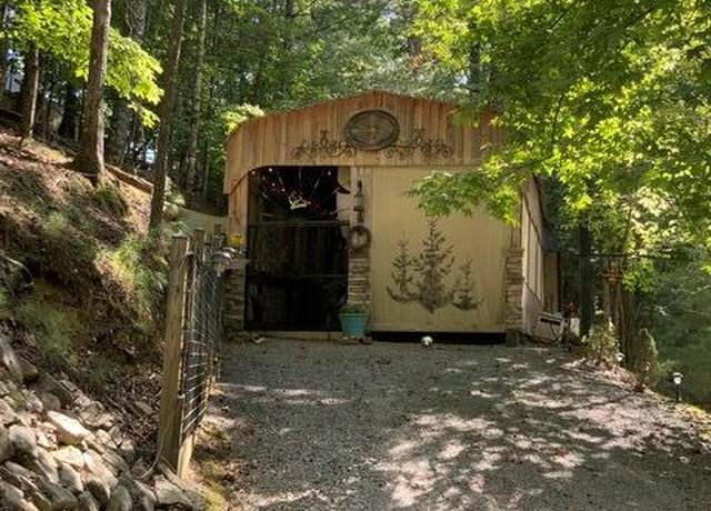 Property at 183 14th St, Ellijay, GA 30540, 2 beds, 1 bath