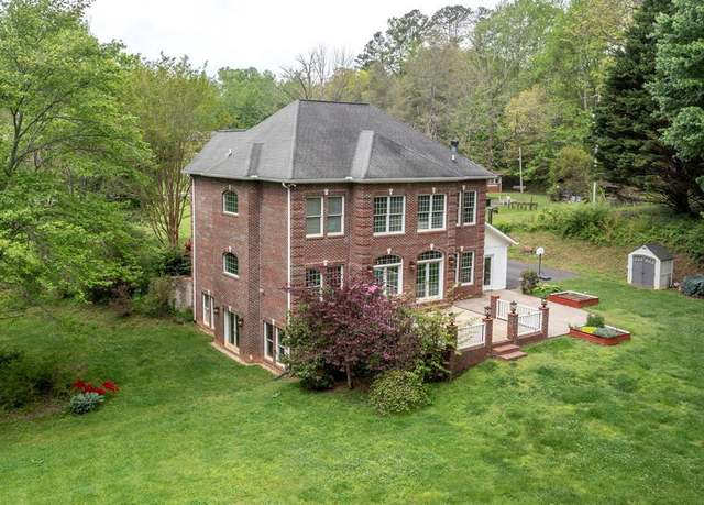 Property at 305 Hwy 175, Hayesville, NC 28904, 4 beds, 3.5 baths