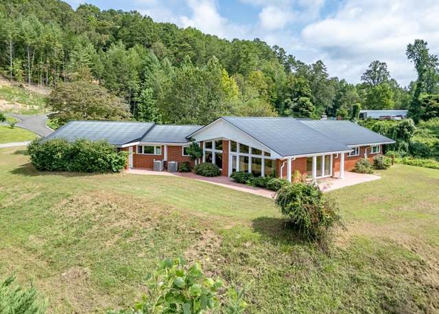 Property at 212 Natural Springs Dr, Murphy, NC 28906, 3 beds, 2.5 baths
