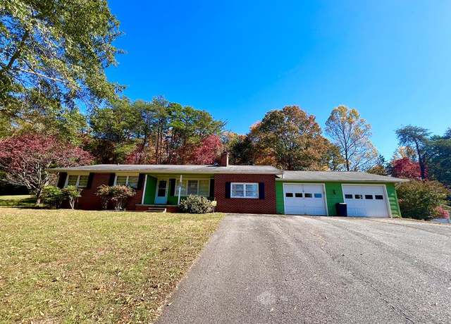 Property at 136 Ashe Knob Dr, Hayesville, NC 28904, 3 beds, 2 baths