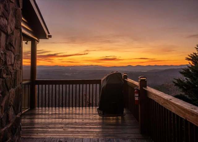 Property at 1750 Sunrock Mountain Rd, Blue Ridge, GA 30513, 4 beds, 3 baths