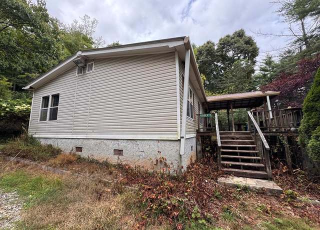 Property at 89 Hibberts Mountain Rd, Murphy, NC 28906, 3 beds, 2 baths