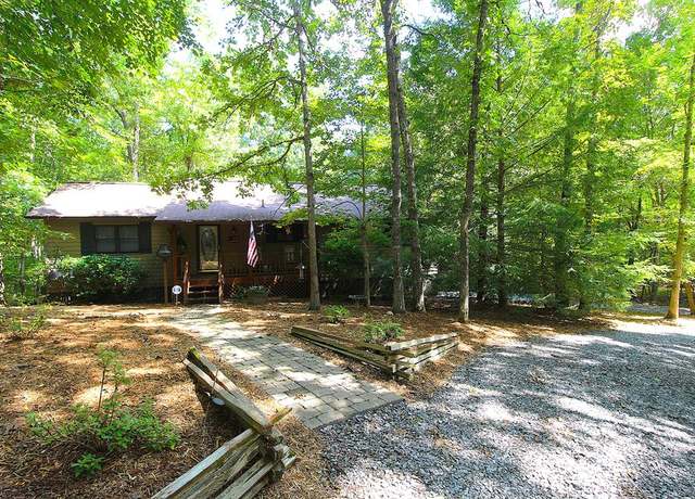 Property at 521 Country Ln, Murphy, NC 28890, 2 beds, 3 baths