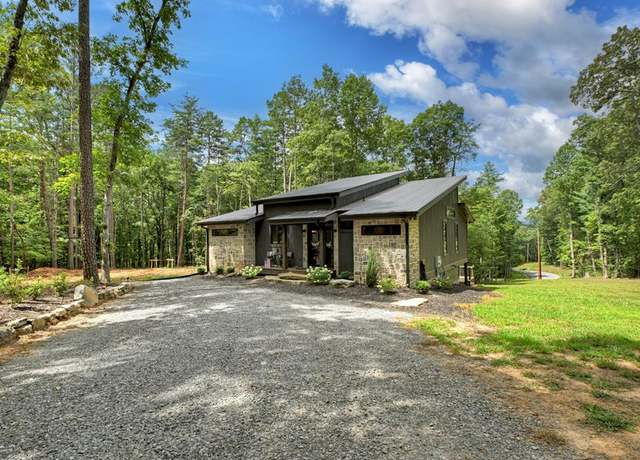 Property at 2596 Hwy 2, Blue Ridge, GA 30513, 2 beds, 2.5 baths