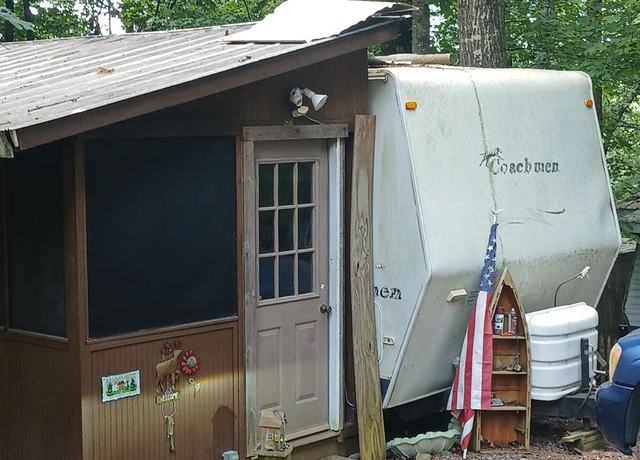 Property at 152 7th St, Ellijay, GA 30540, 2 beds, 1 bath